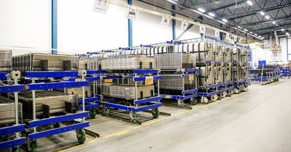 6 Overlooked benefits of using parts trays for material handling in manufacturing businesses