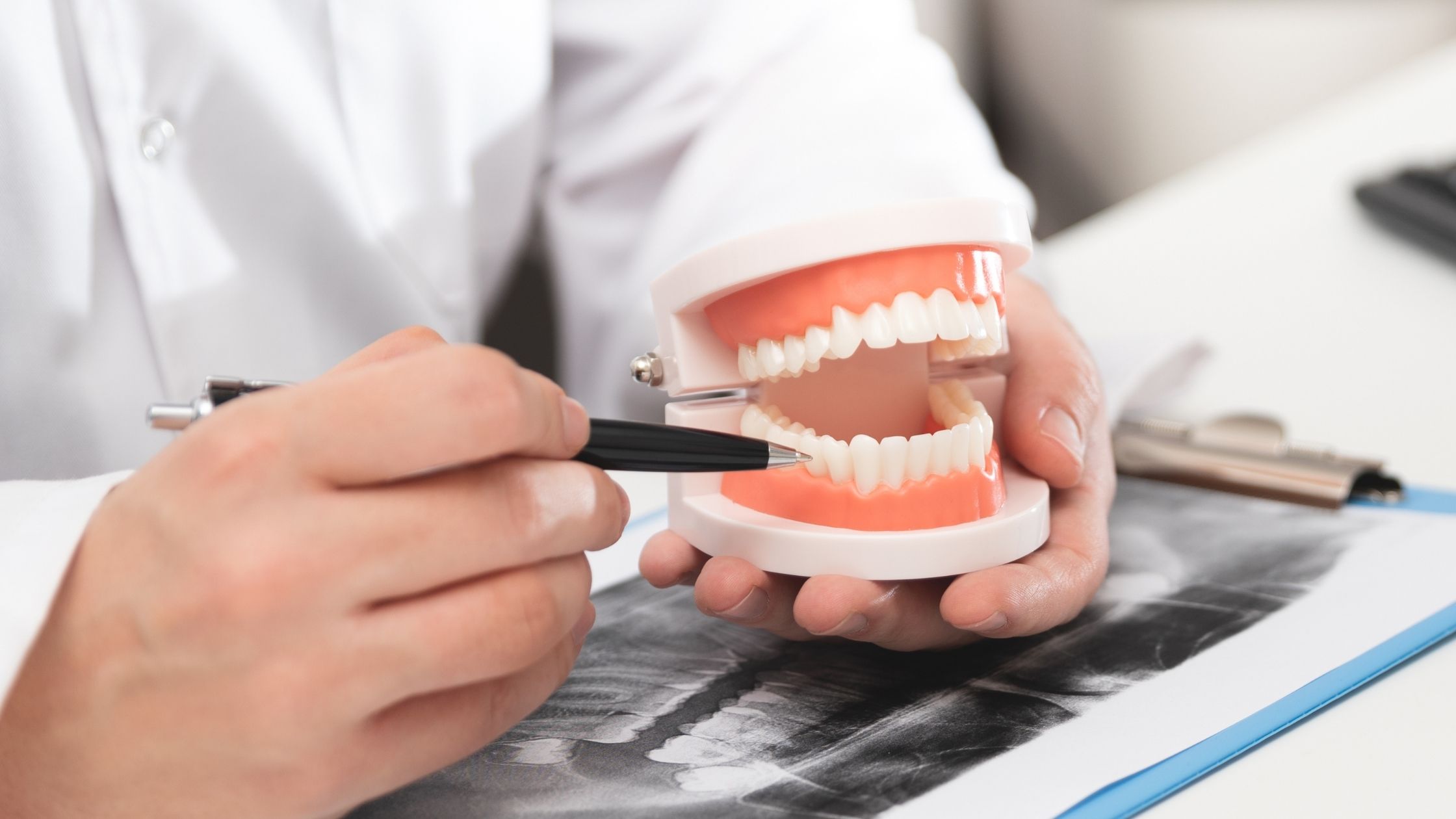 Exploring the Pros and Cons of Laser Treatment for Gum Disease