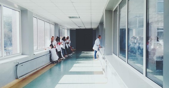 How Do Nurses Cope With The Death Of A Patient?
