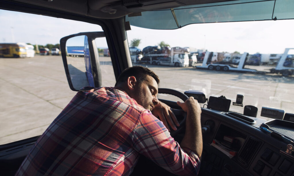 Sleep Apnea Among Truckers Posing Threats 