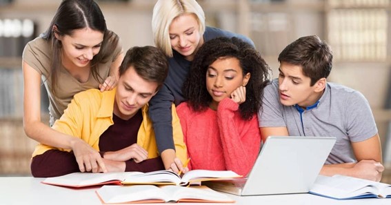 How to Write an Effective Assignment Writing Service for UK Students